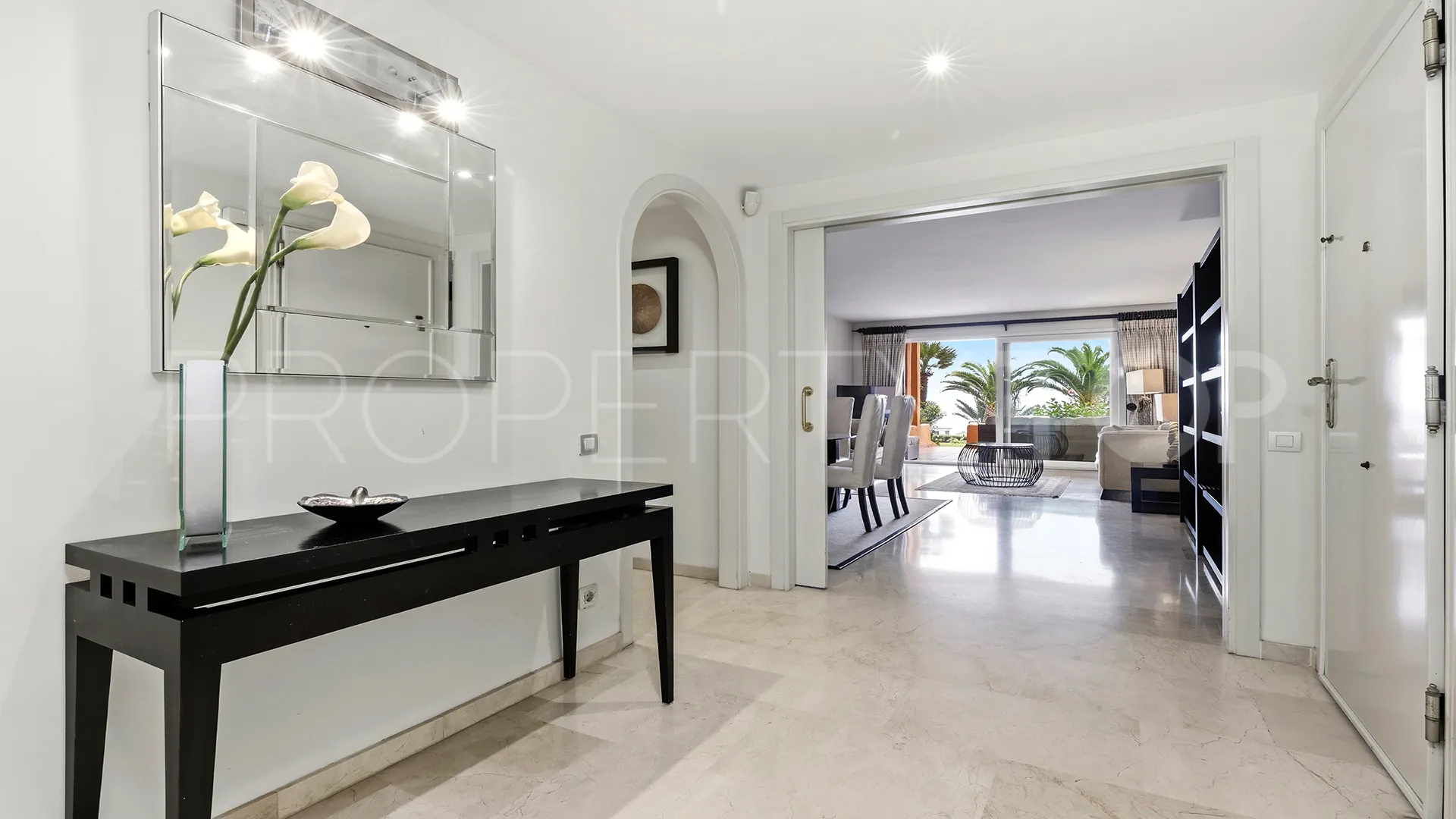 For sale ground floor apartment in Los Granados de Duquesa