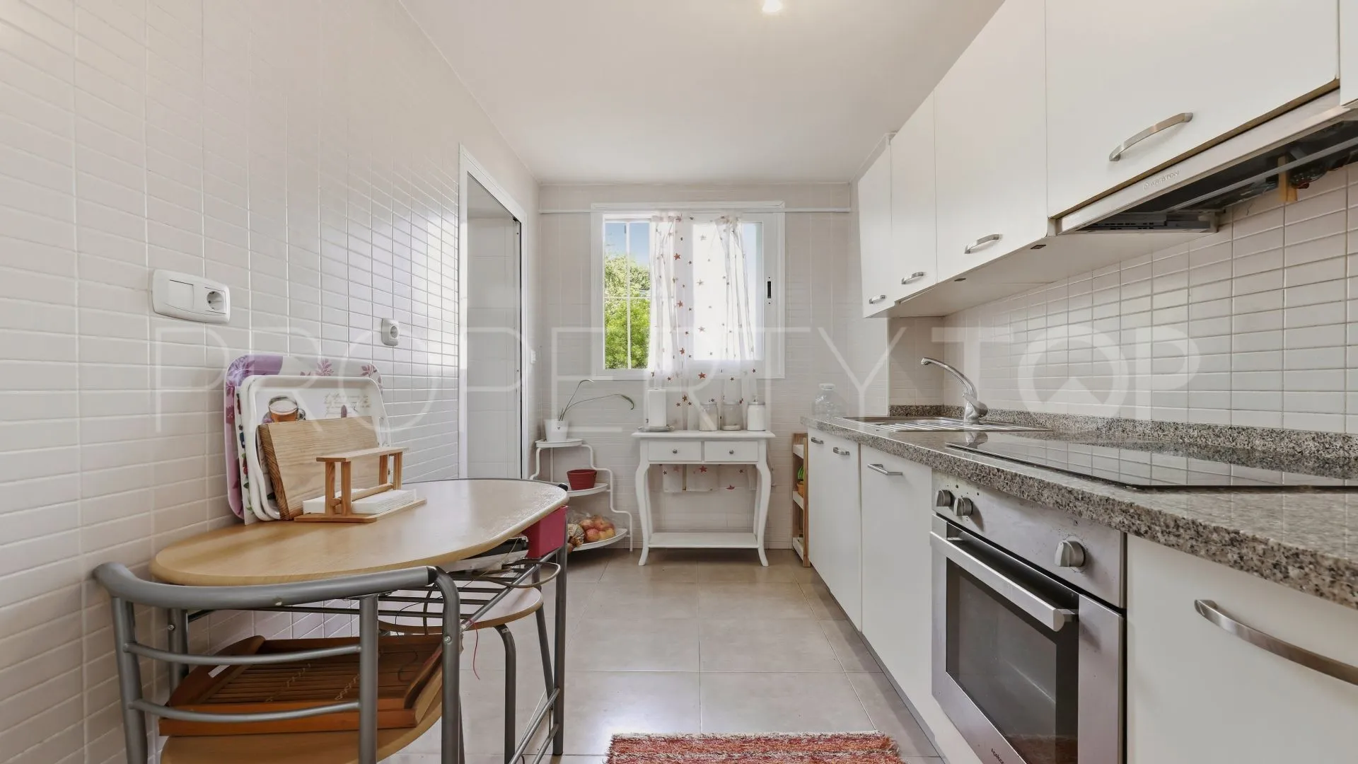 Los Hidalgos, apartamento planta baja en venta con 2 dormitorios