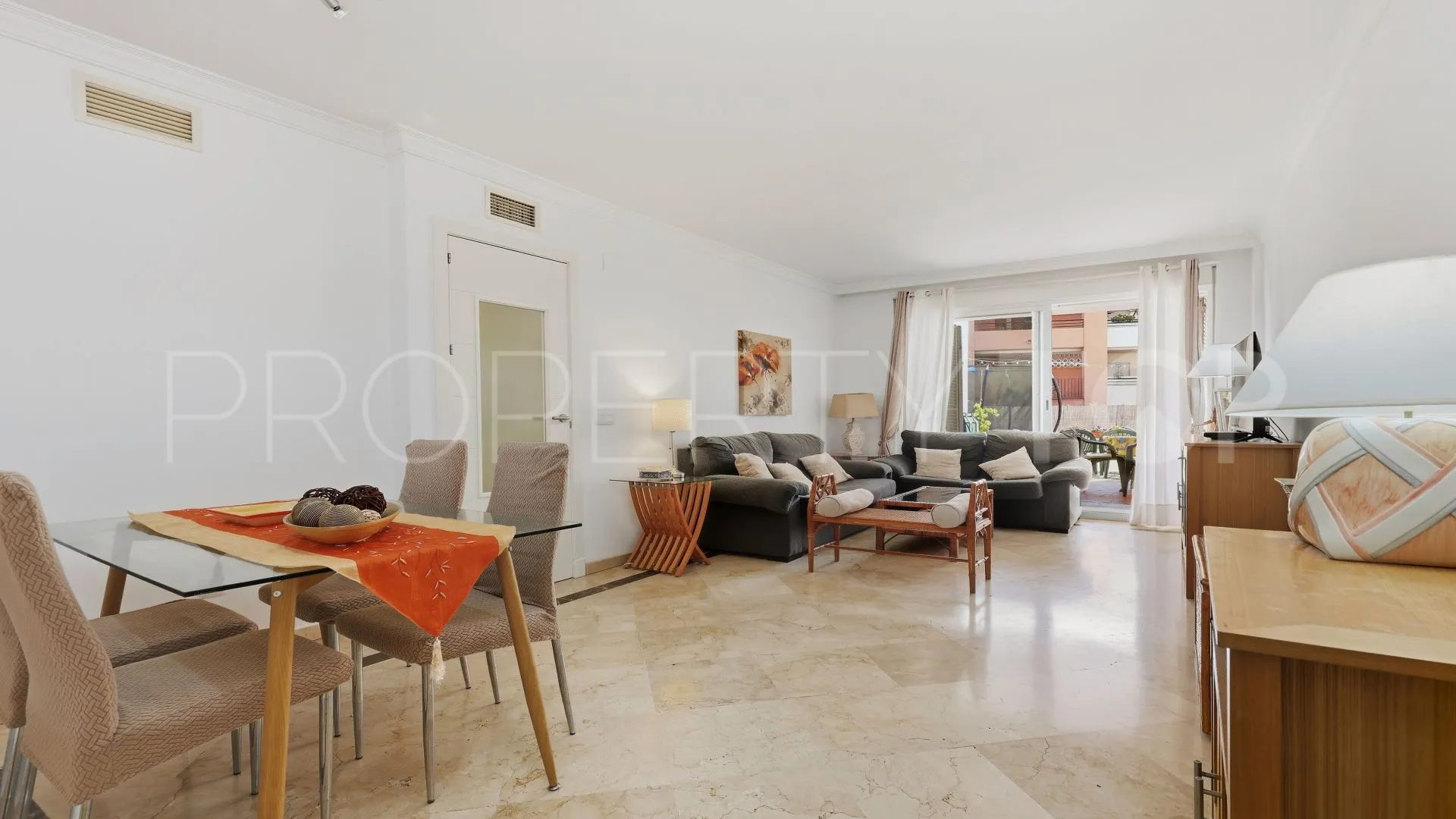 Los Hidalgos, apartamento planta baja en venta con 2 dormitorios