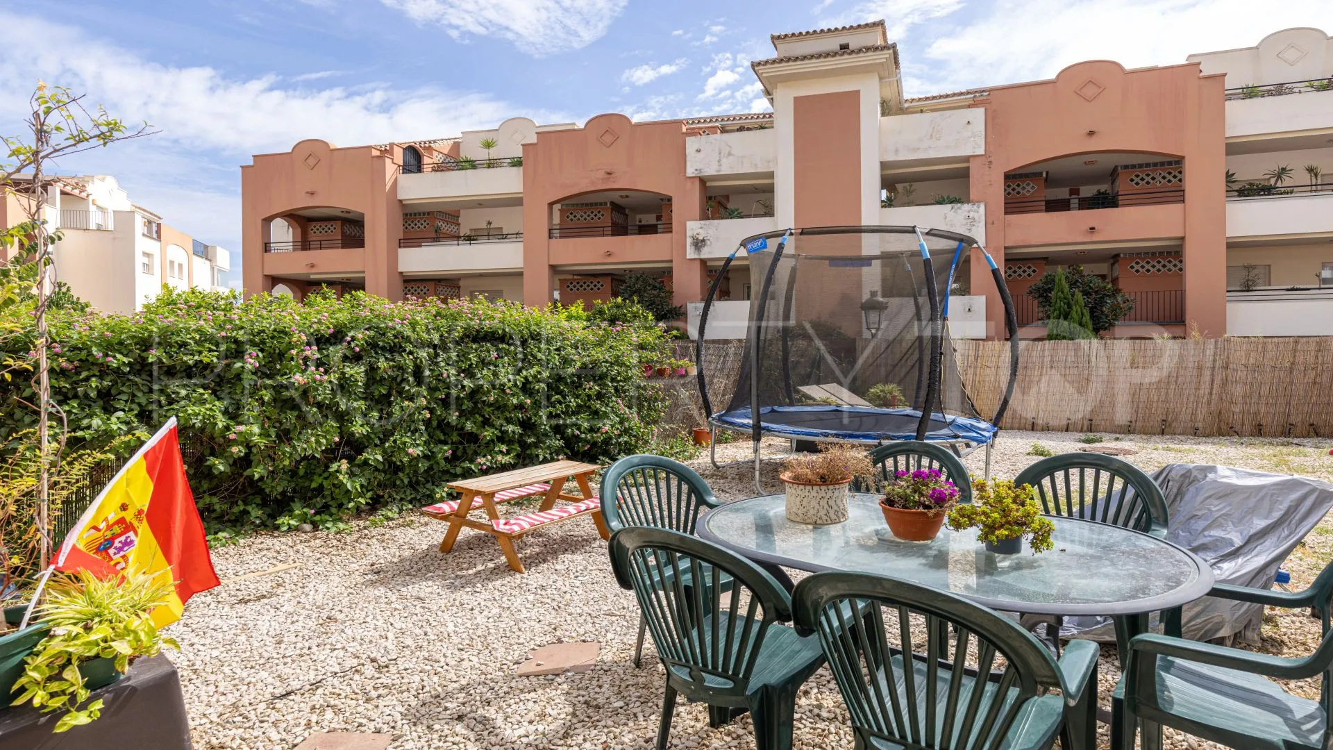 Los Hidalgos, apartamento planta baja en venta con 2 dormitorios