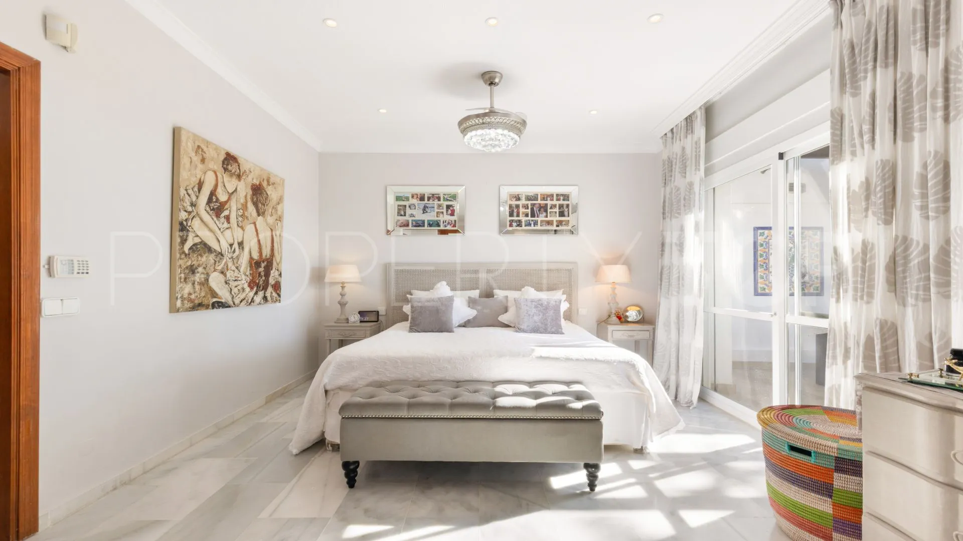 Semi detached villa for sale in La Duquesa Golf with 4 bedrooms