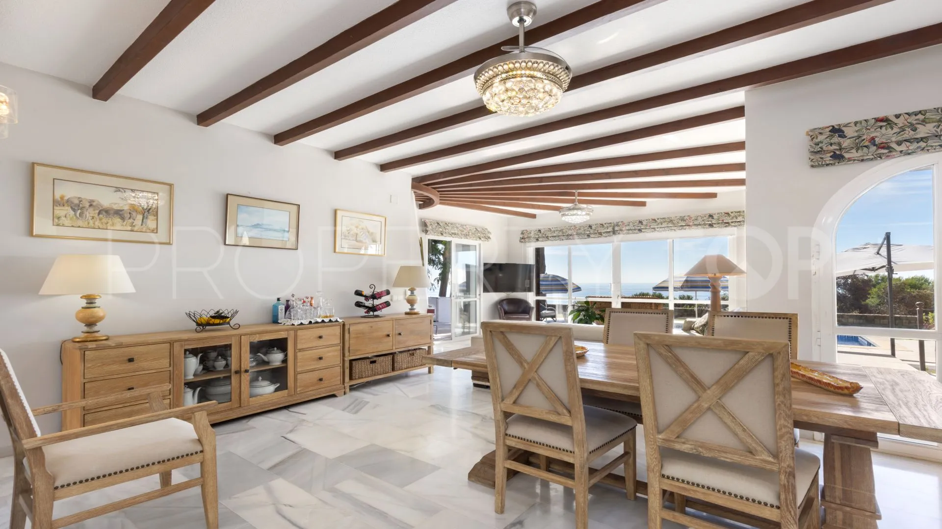 Semi detached villa for sale in La Duquesa Golf with 4 bedrooms