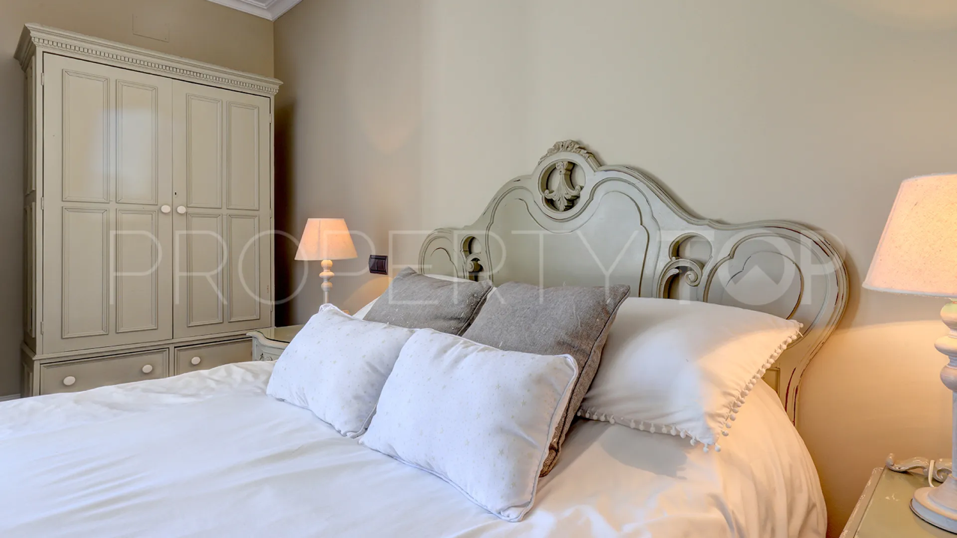 Casares, villa en venta