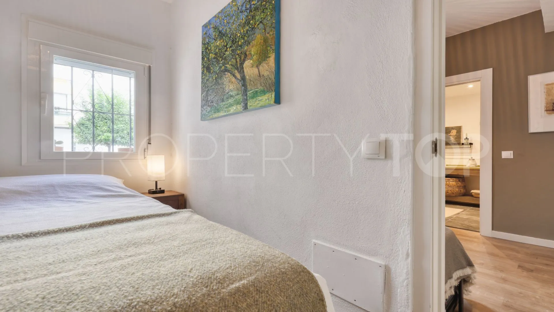 Ground floor apartment in Estepona Centre for sale