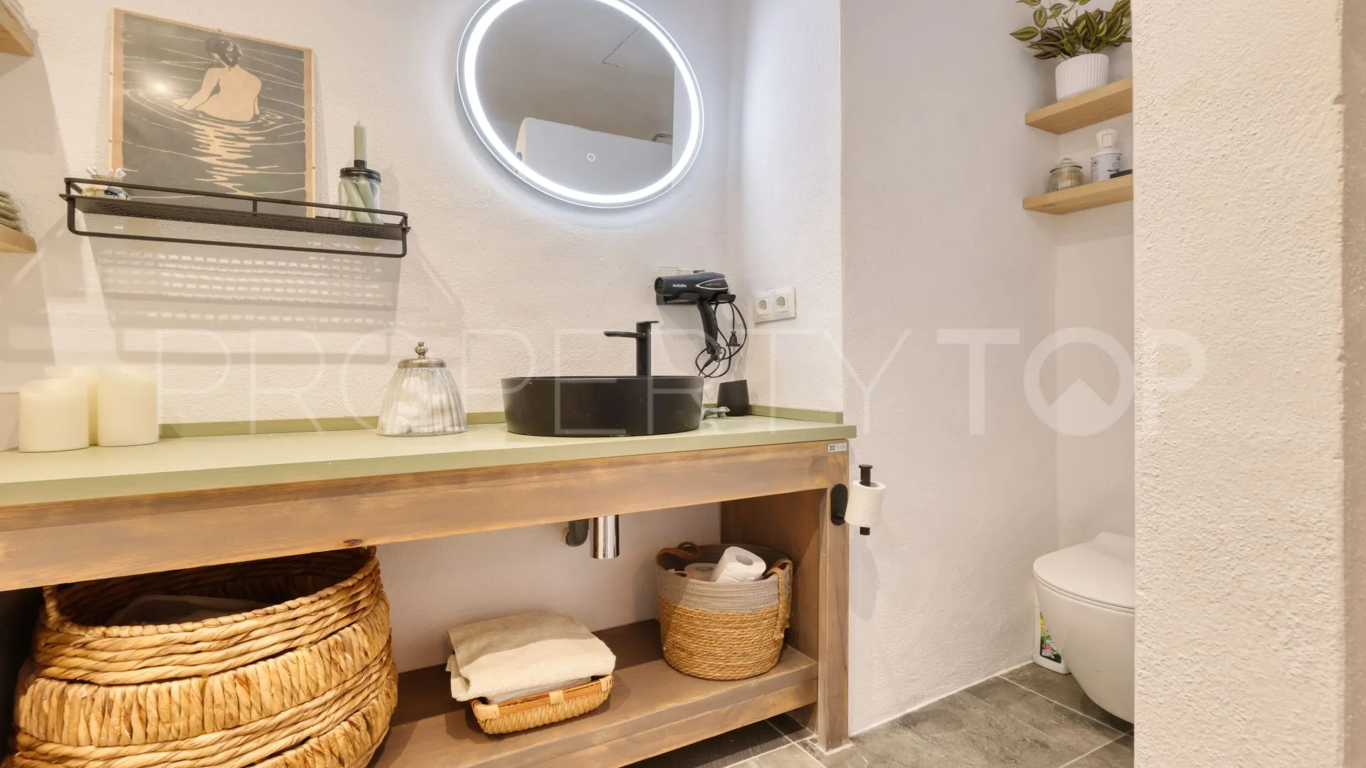 Ground floor apartment in Estepona Centre for sale