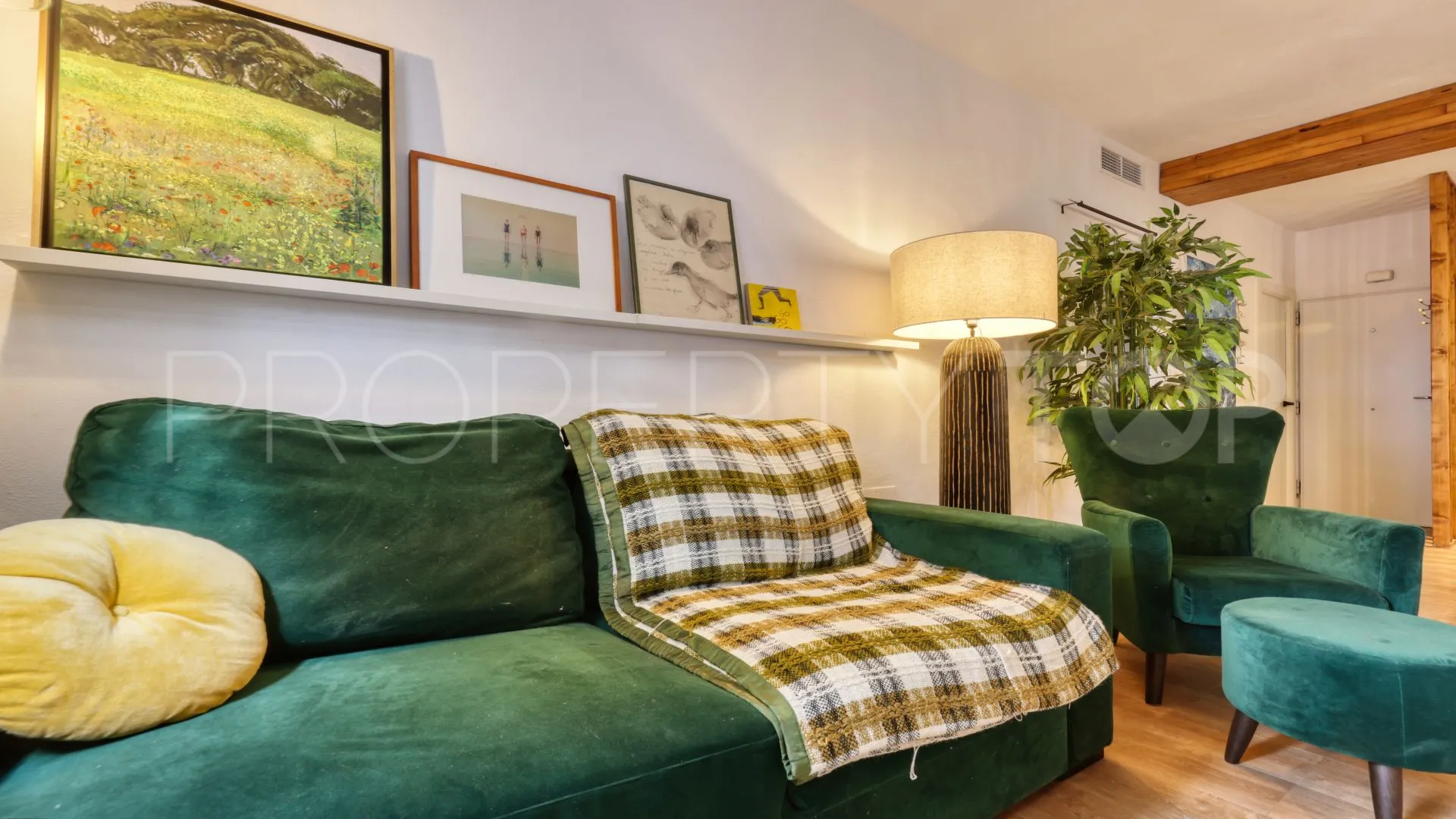 Ground floor apartment in Estepona Centre for sale