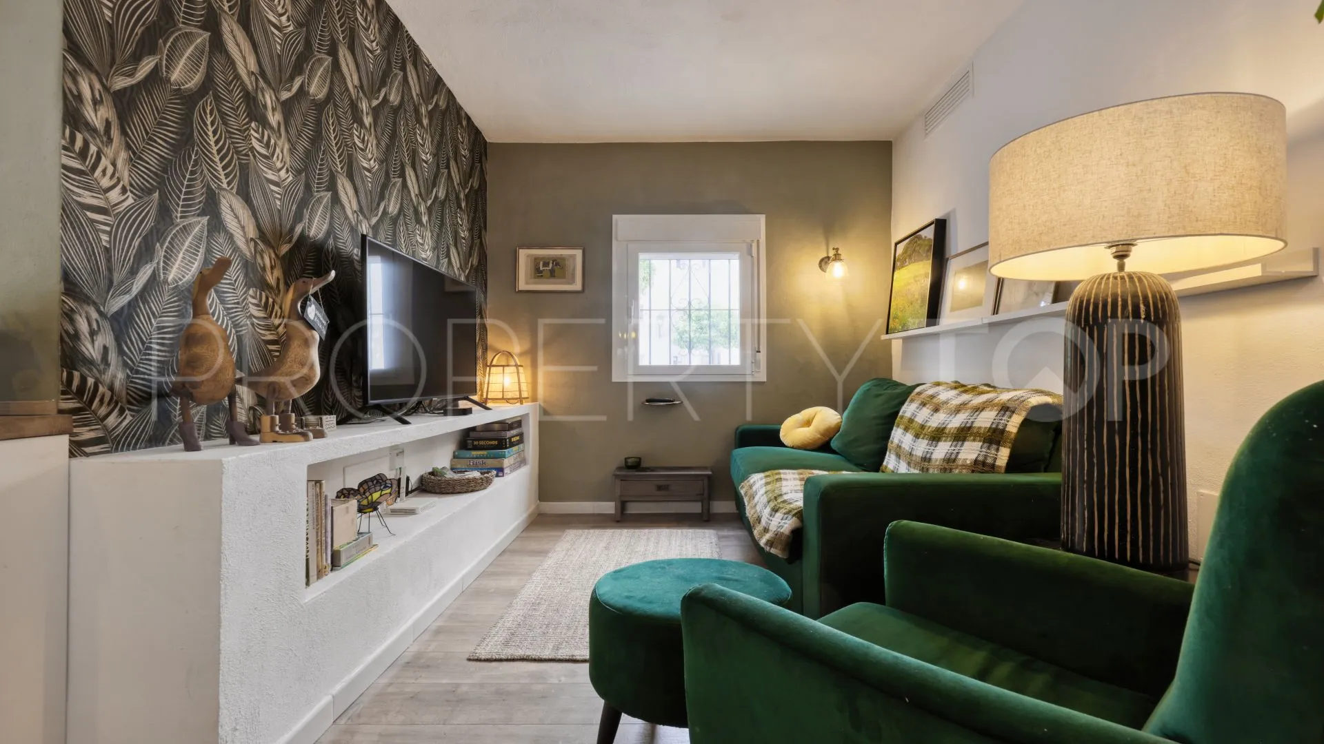 Ground floor apartment in Estepona Centre for sale