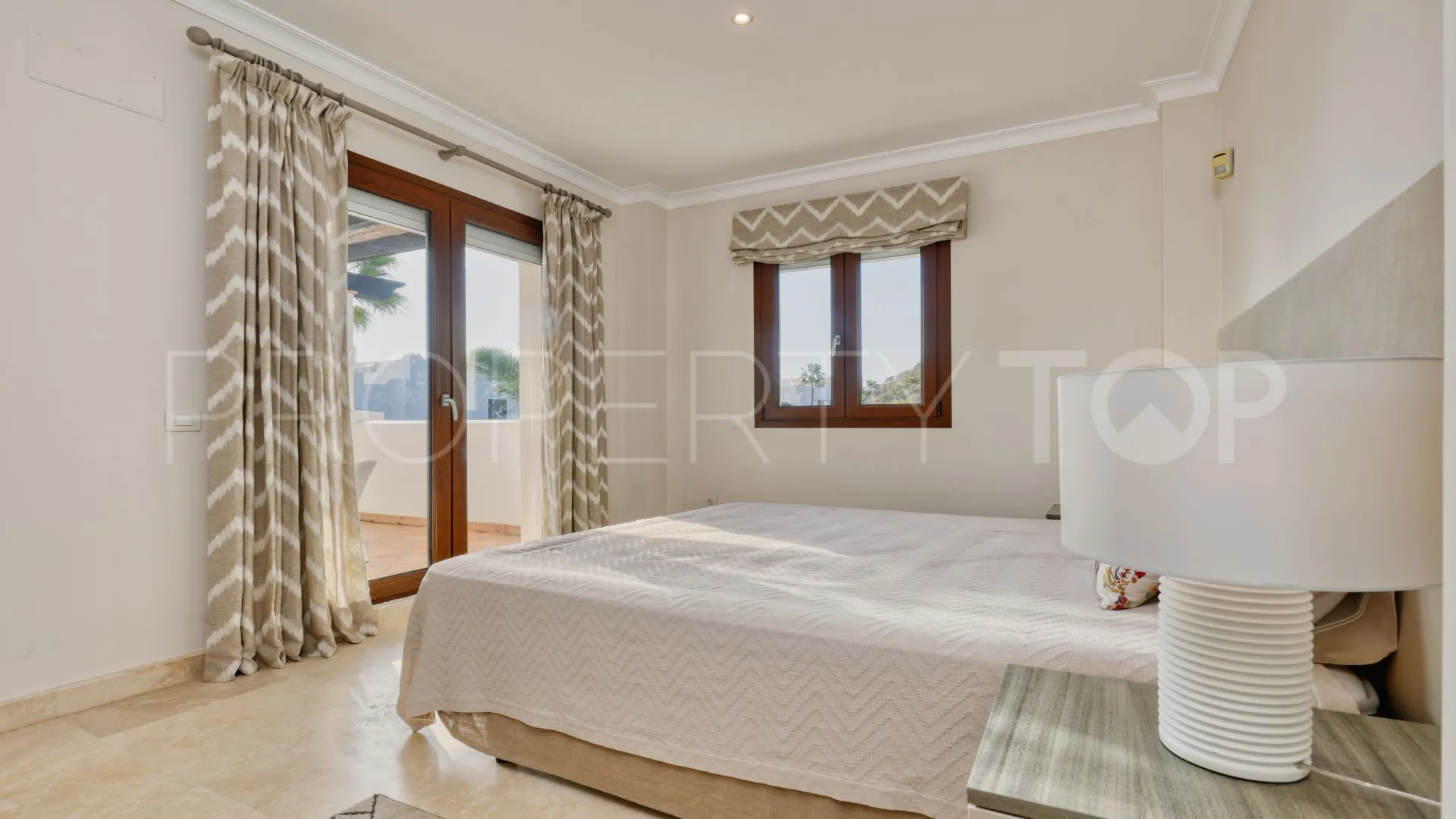 2 bedrooms penthouse for sale in Altos de Cortesín