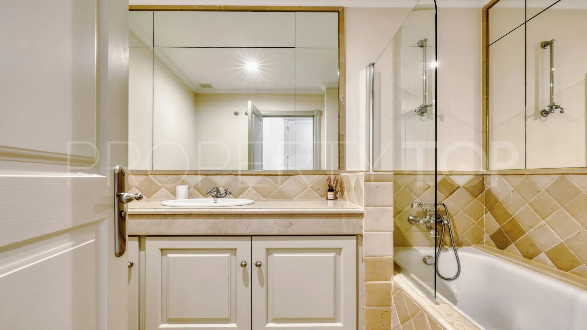 2 bedrooms penthouse for sale in Altos de Cortesín