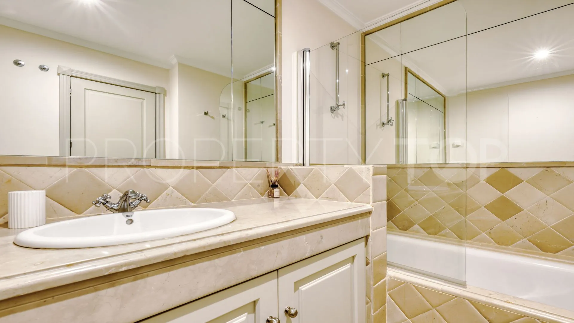 2 bedrooms penthouse for sale in Altos de Cortesín