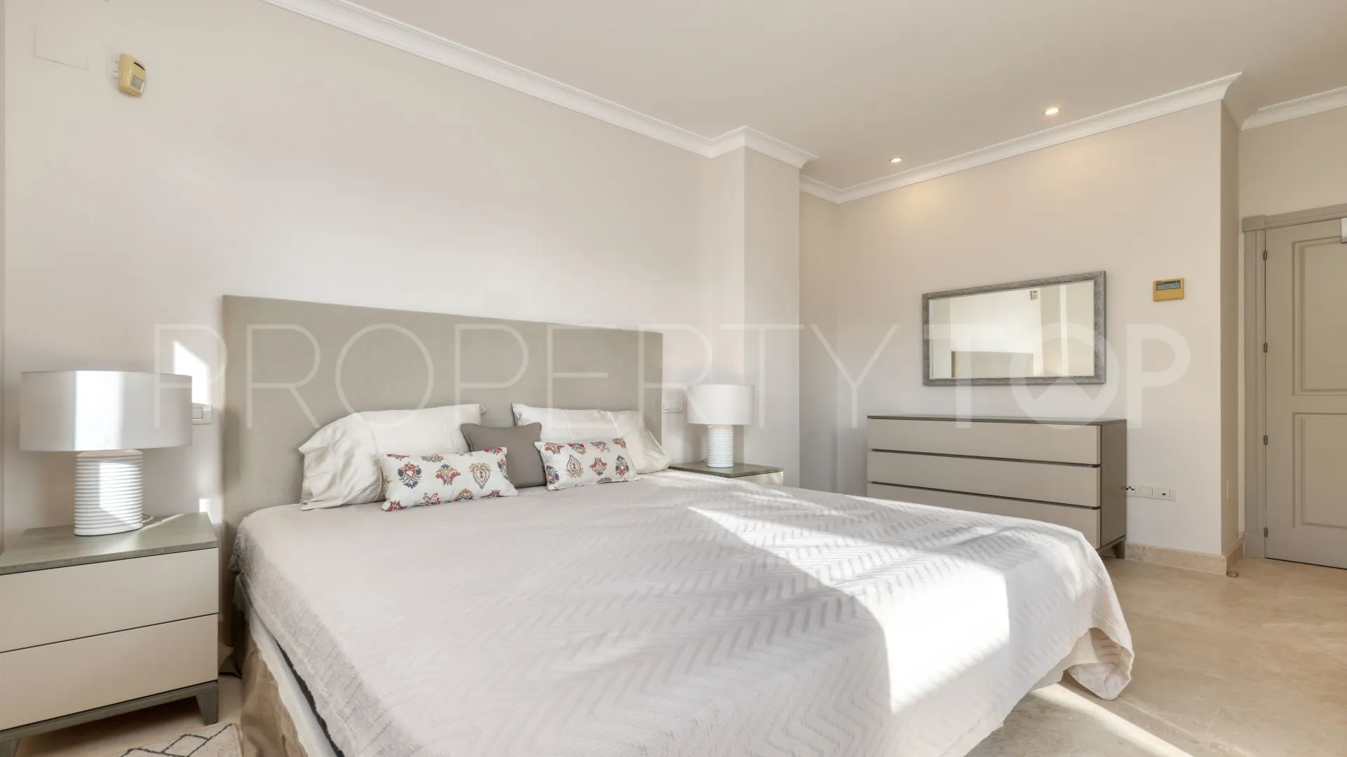 2 bedrooms penthouse for sale in Altos de Cortesín