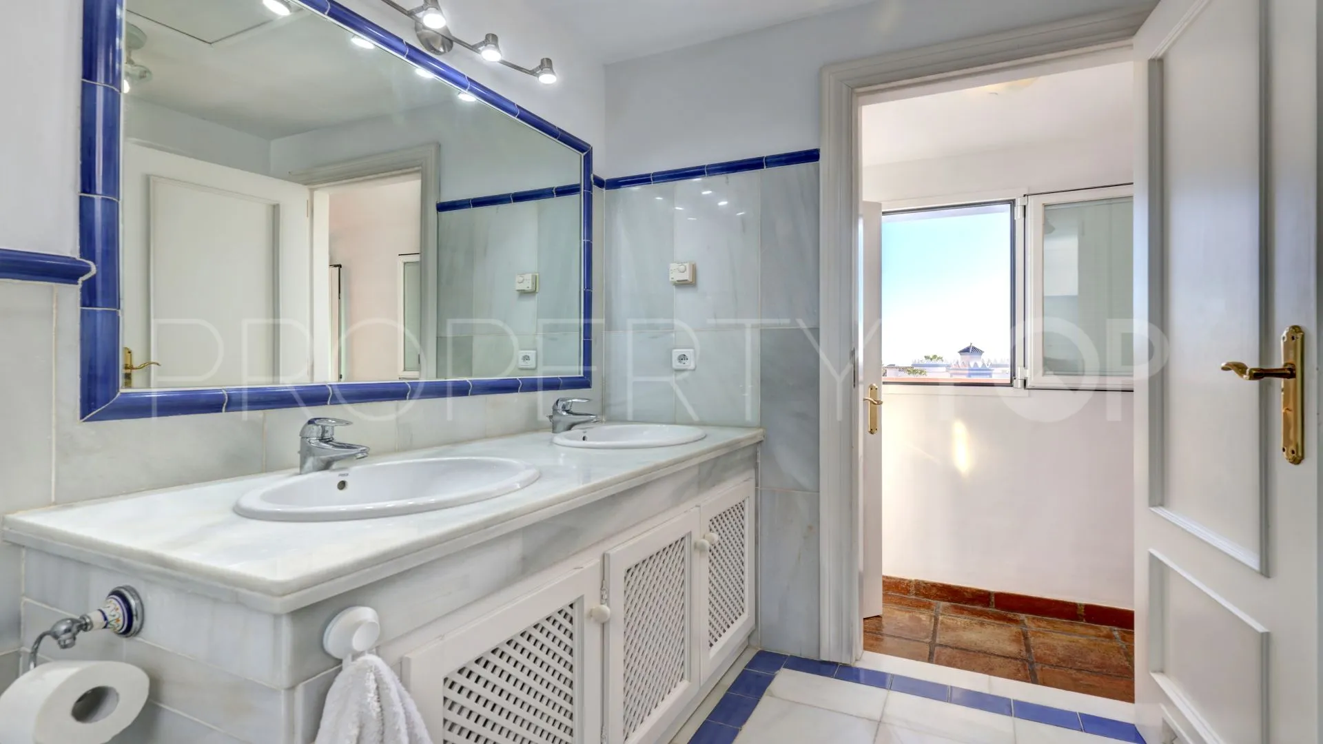 For sale duplex penthouse in La Perla de la Bahía with 3 bedrooms