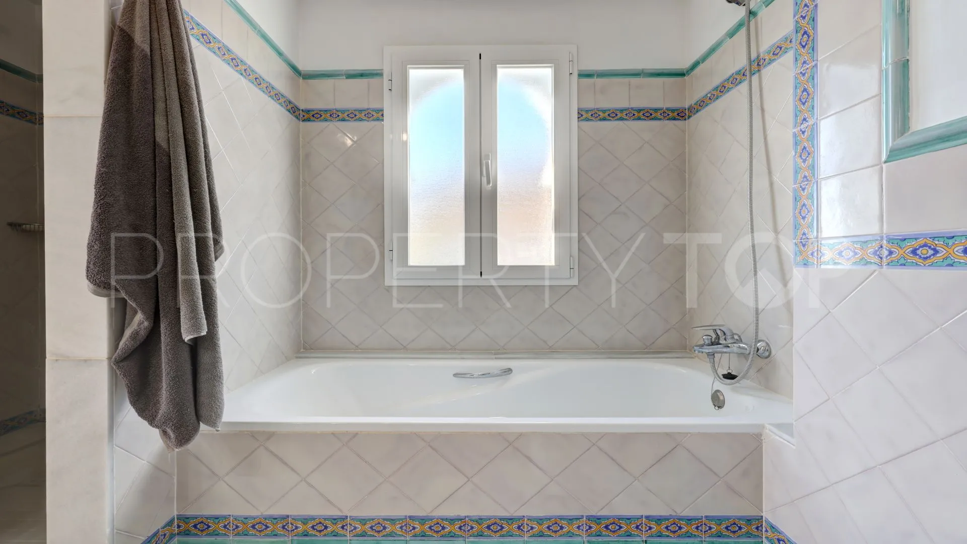 For sale duplex penthouse in La Perla de la Bahía with 3 bedrooms