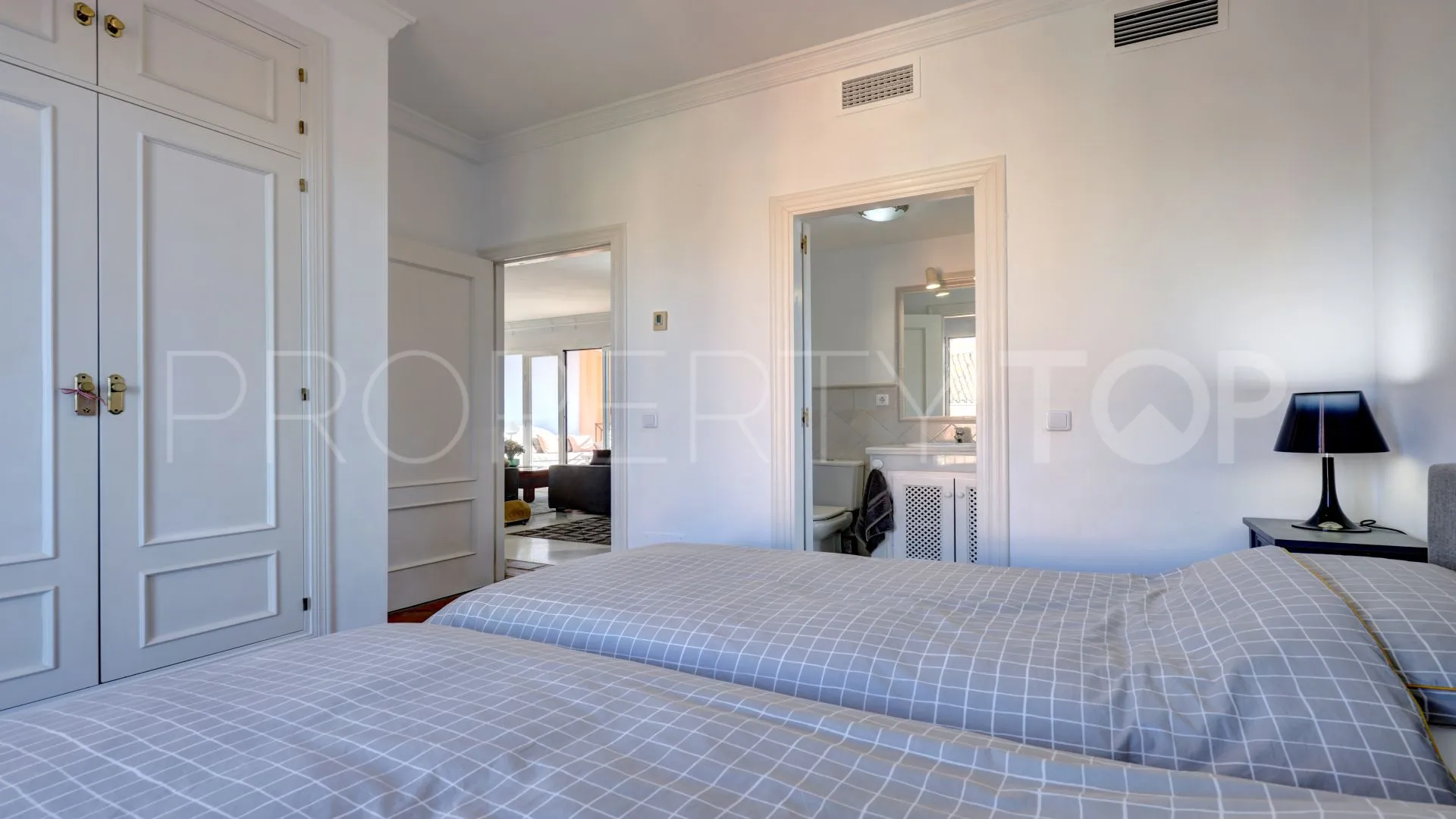 For sale duplex penthouse in La Perla de la Bahía with 3 bedrooms