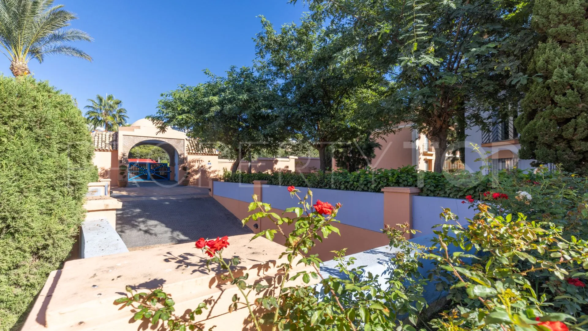 For sale duplex penthouse in La Perla de la Bahía with 3 bedrooms