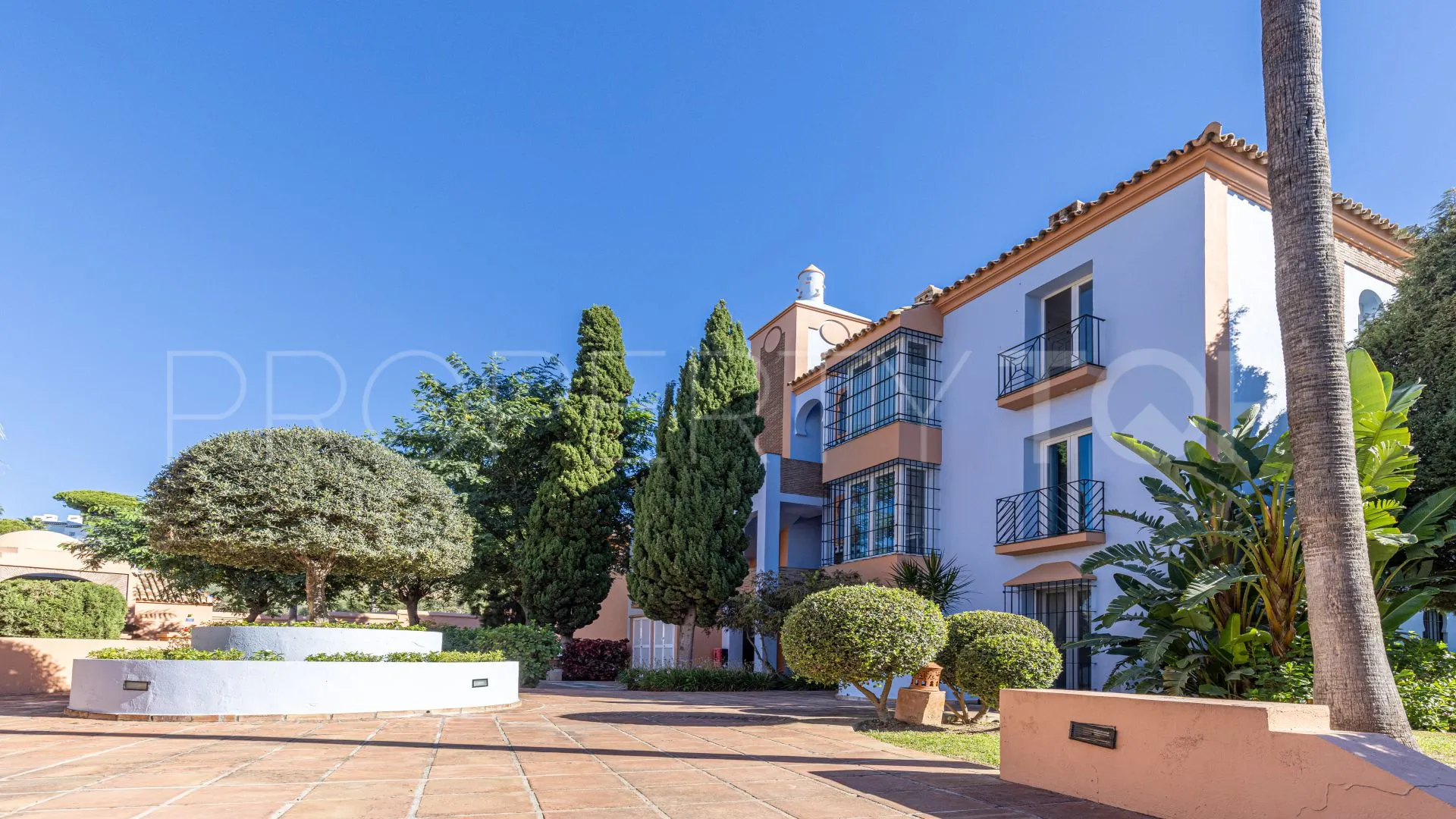 For sale duplex penthouse in La Perla de la Bahía with 3 bedrooms