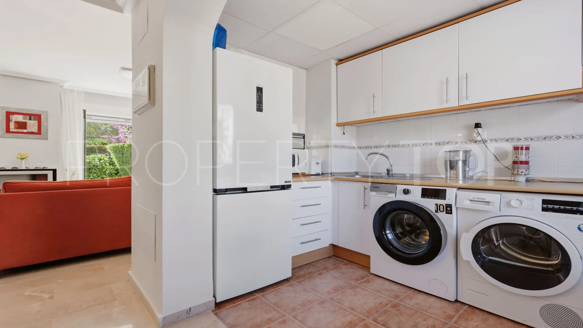 Town house for sale in Bahia de Casares