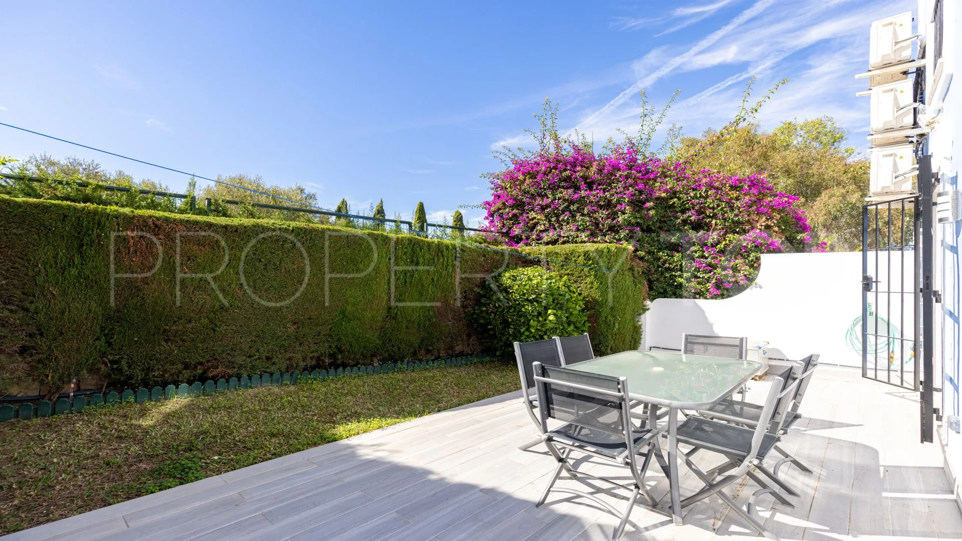 Town house for sale in Bahia de Casares