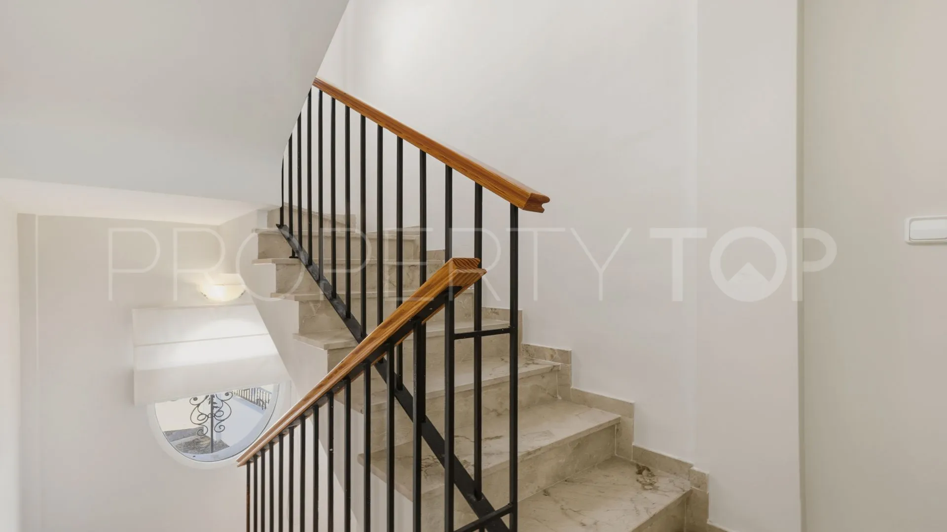 Town house for sale in Bahia de Casares