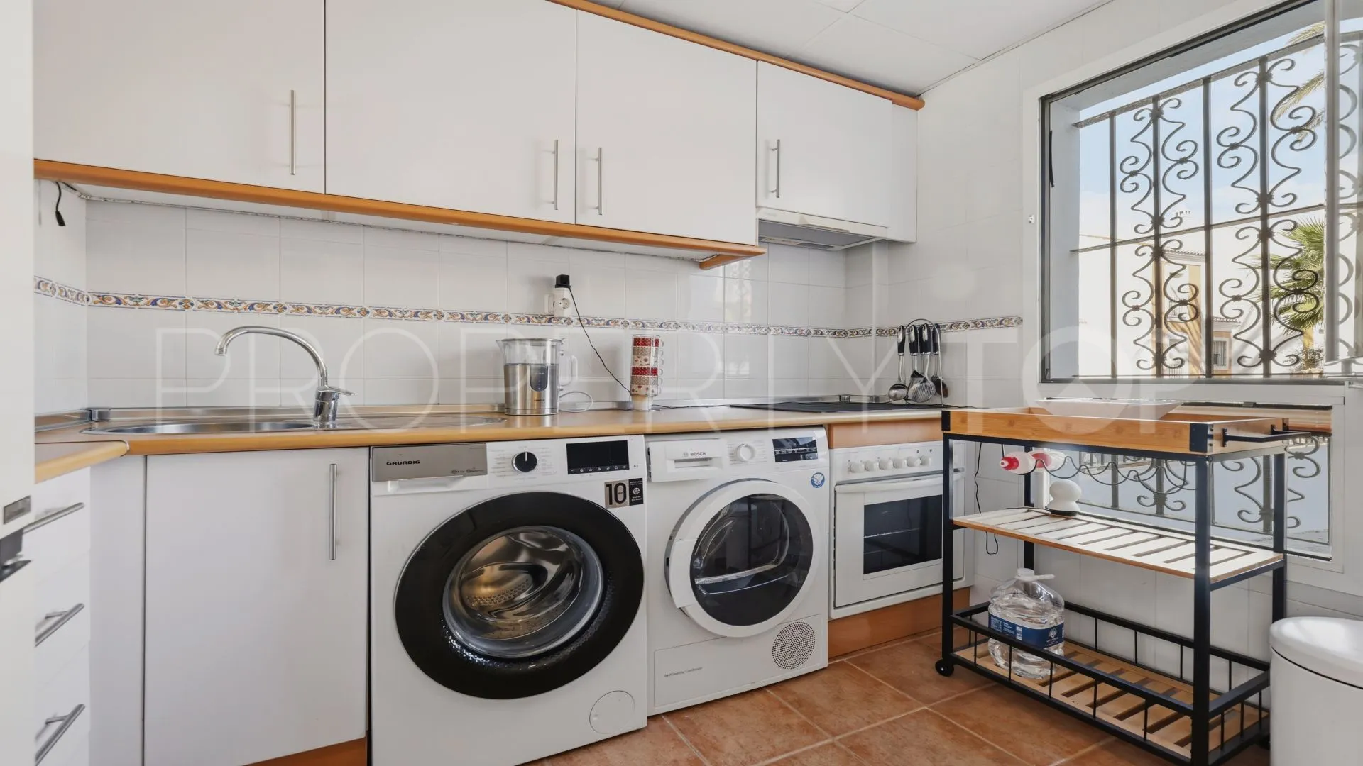 Town house for sale in Bahia de Casares