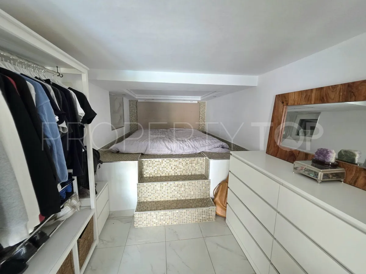 Villa en venta en Elviria