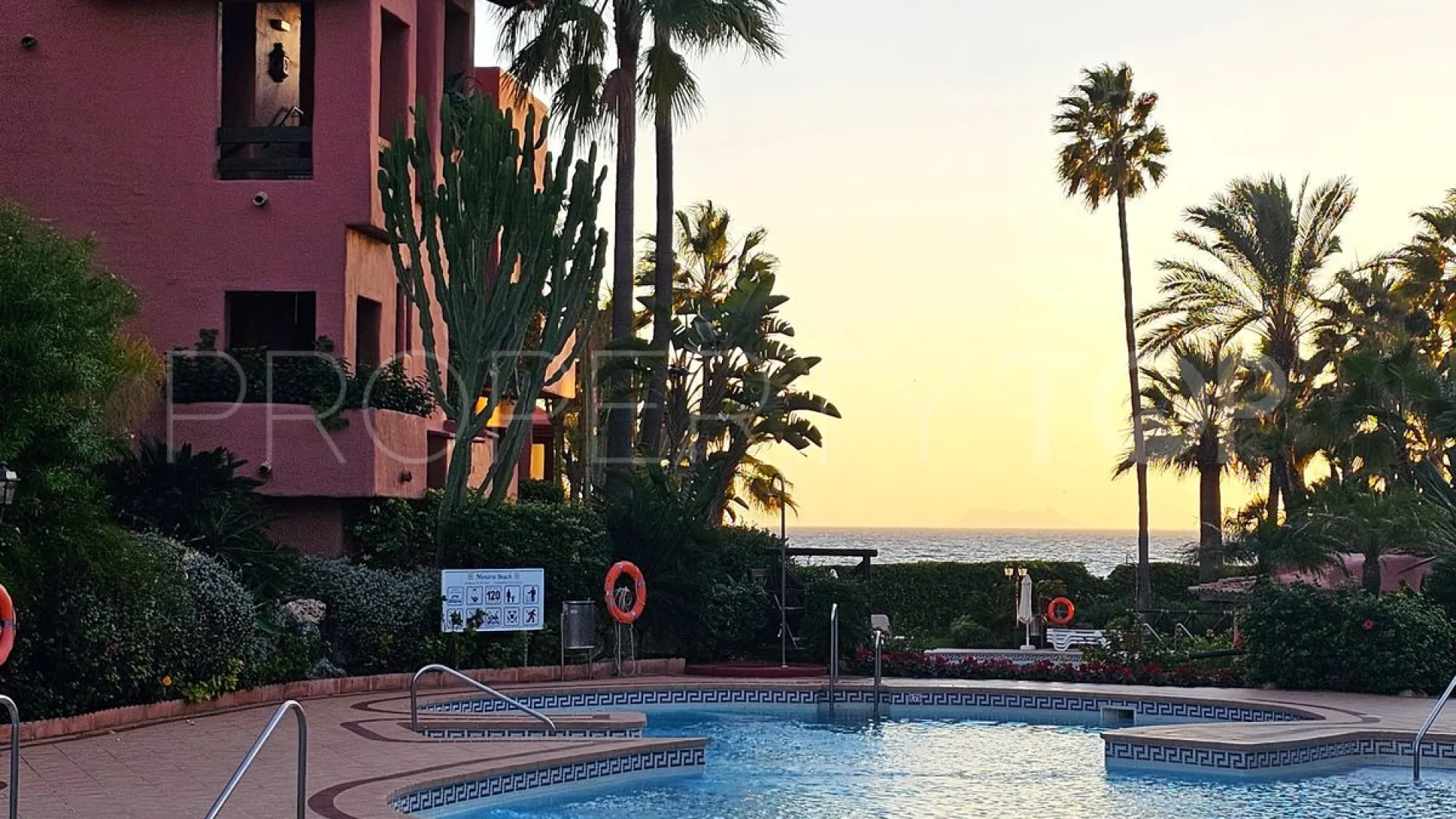 For sale ground floor apartment with 2 bedrooms in New Golden Mile