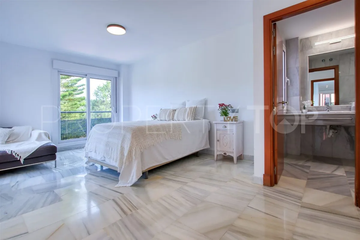 Villa in Benahavis for sale