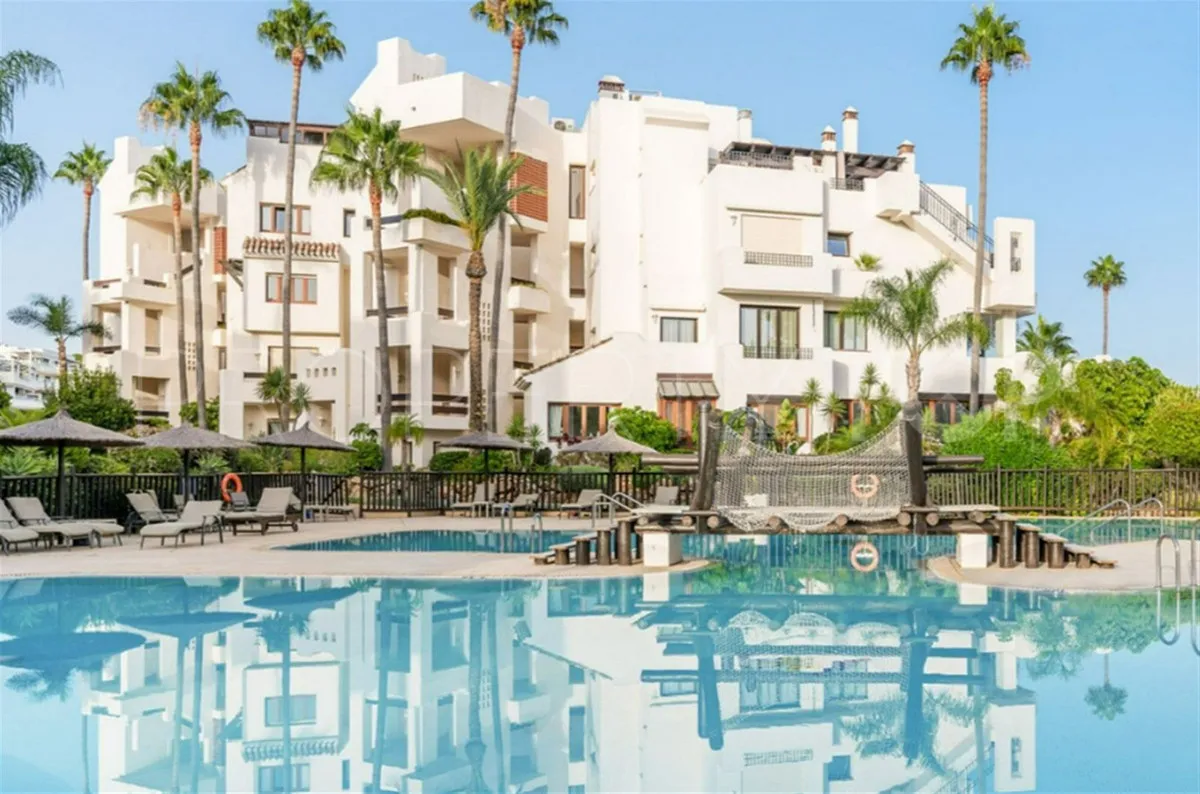 Apartamento en venta en New Golden Mile con 3 dormitorios