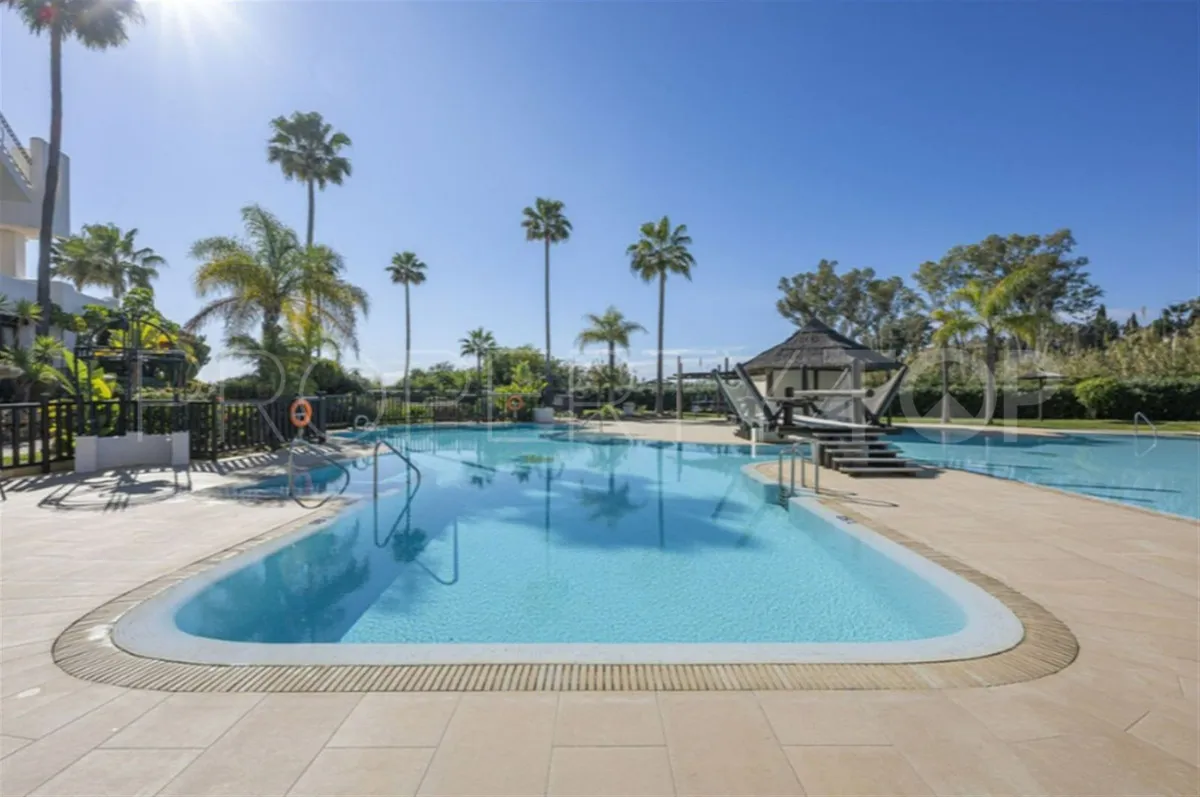 Apartamento en venta en New Golden Mile con 3 dormitorios