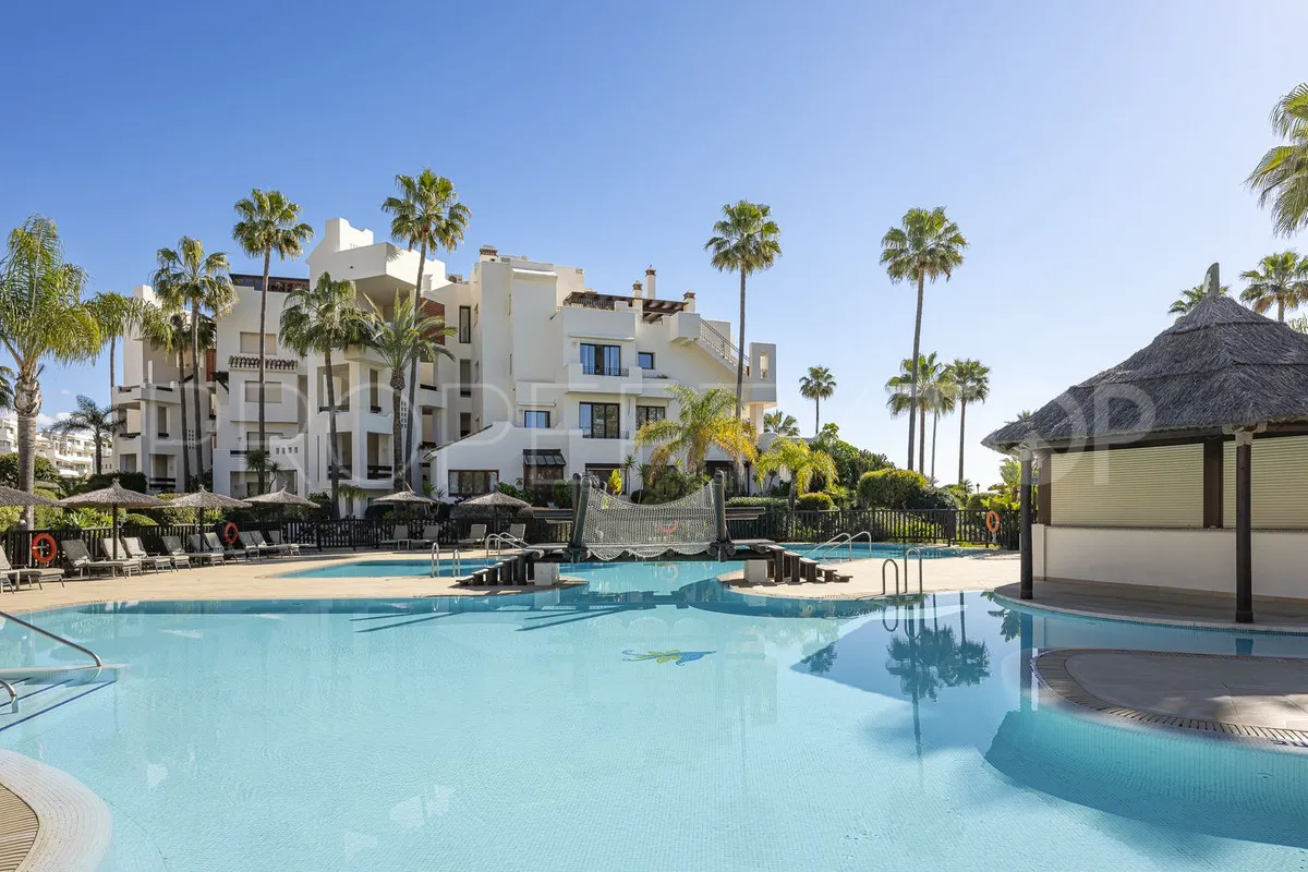 Apartamento en venta en New Golden Mile con 3 dormitorios