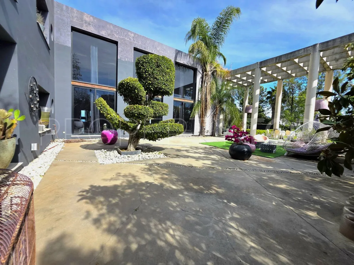 Villa en venta en El Paraiso de 5 dormitorios