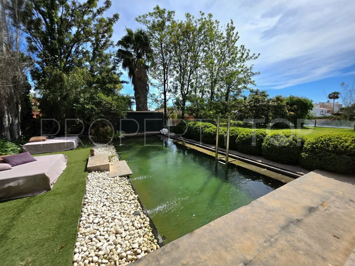 Villa en venta en El Paraiso de 5 dormitorios