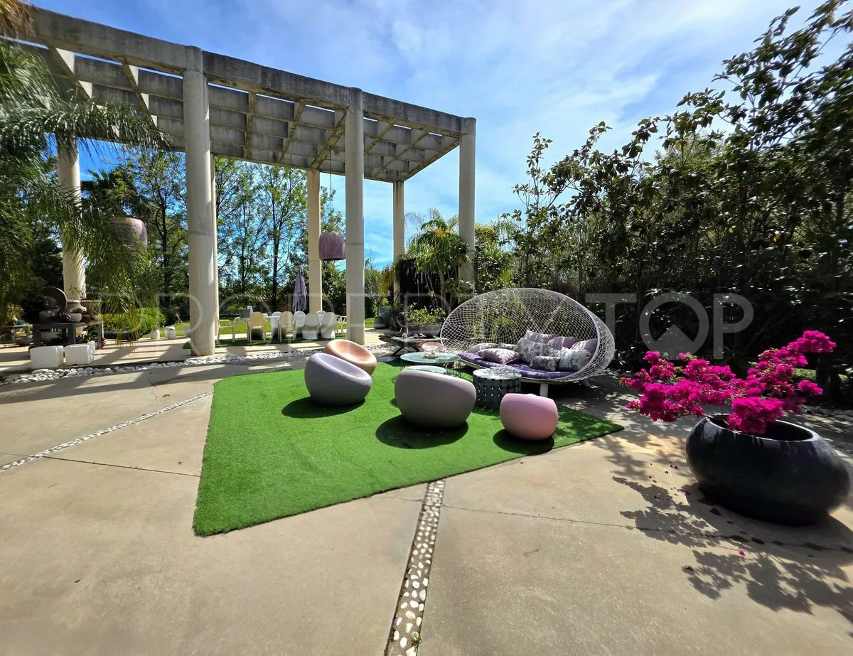 Villa en venta en El Paraiso de 5 dormitorios