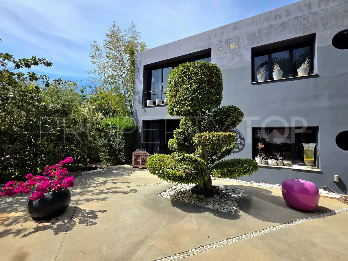Villa en venta en El Paraiso de 5 dormitorios