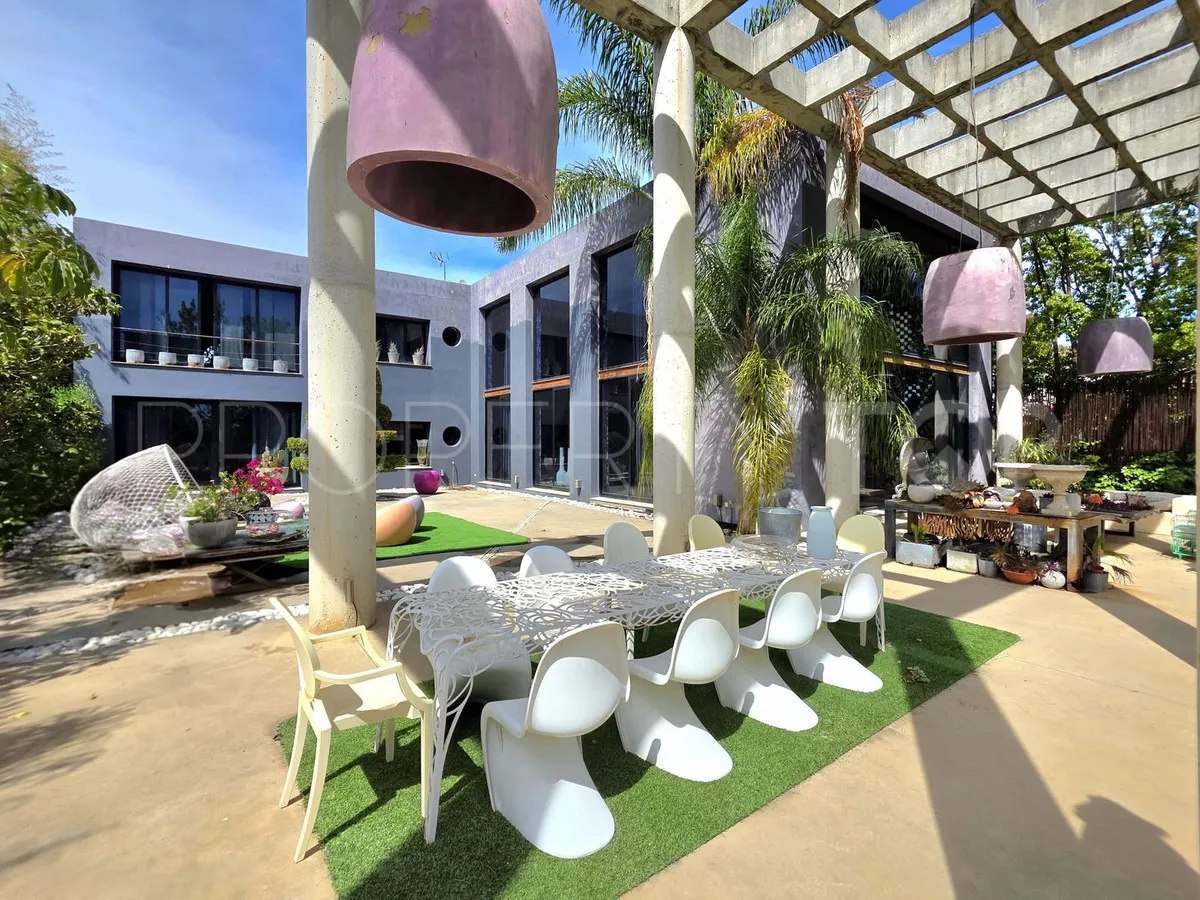 Villa en venta en El Paraiso de 5 dormitorios