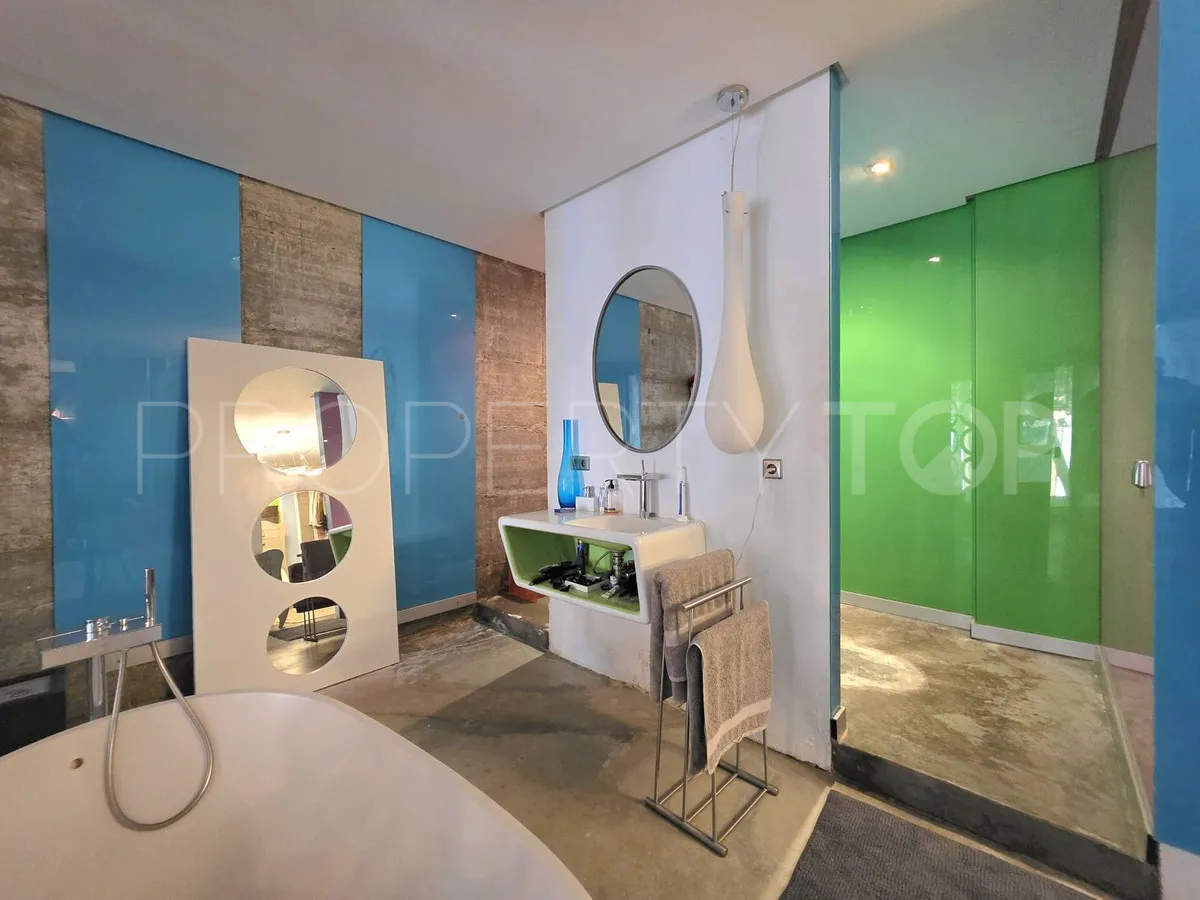 Villa en venta en El Paraiso de 5 dormitorios