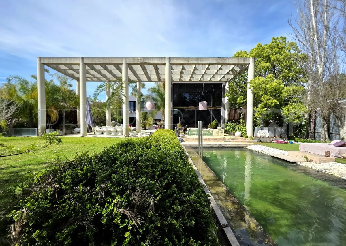 Villa en venta en El Paraiso de 5 dormitorios