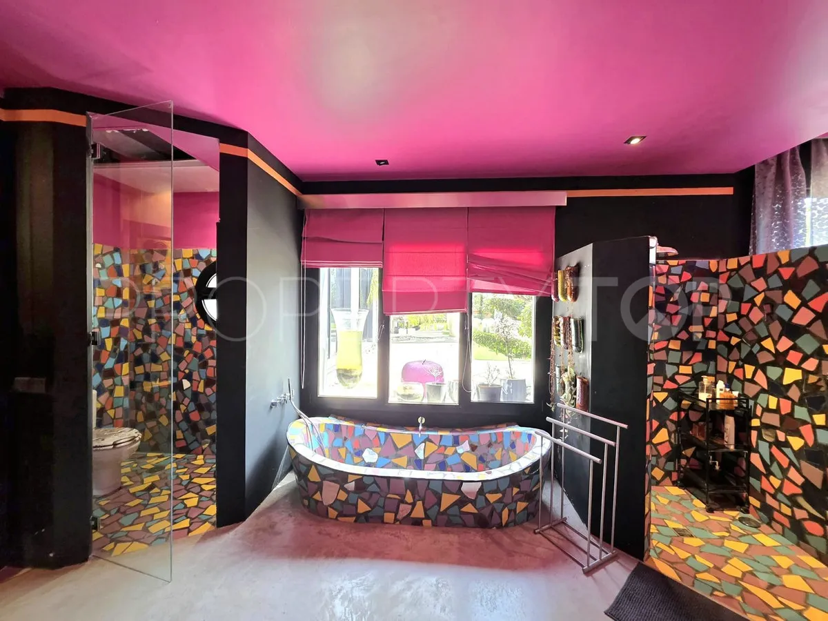 Villa en venta en El Paraiso de 5 dormitorios