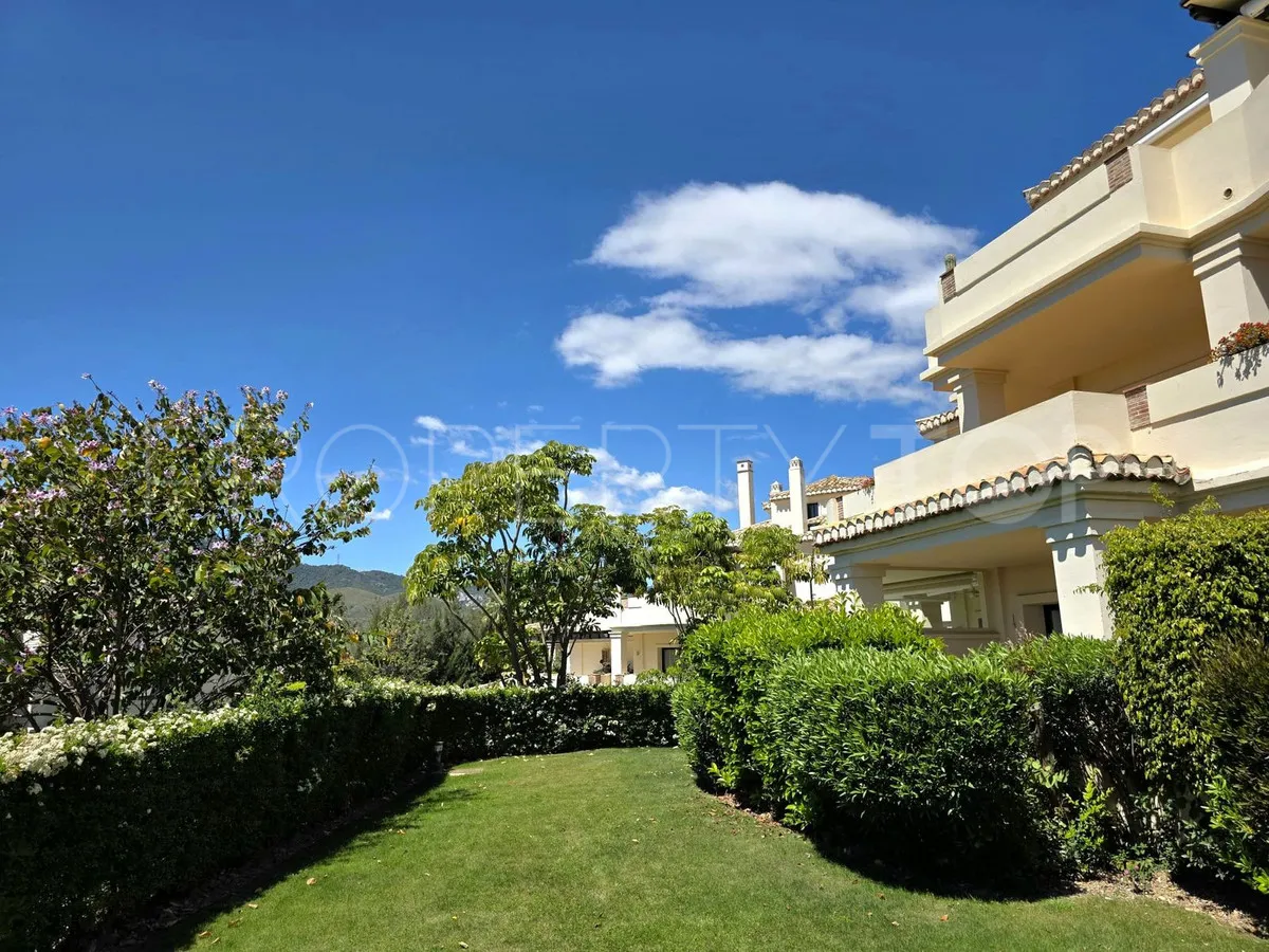 Se vende apartamento planta baja en Benahavis de 2 dormitorios