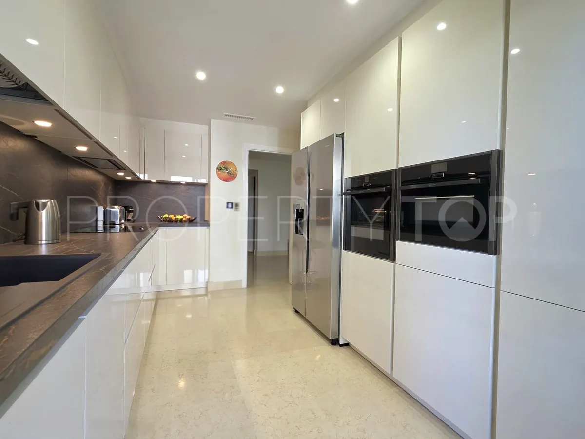 Se vende apartamento planta baja en Benahavis de 2 dormitorios