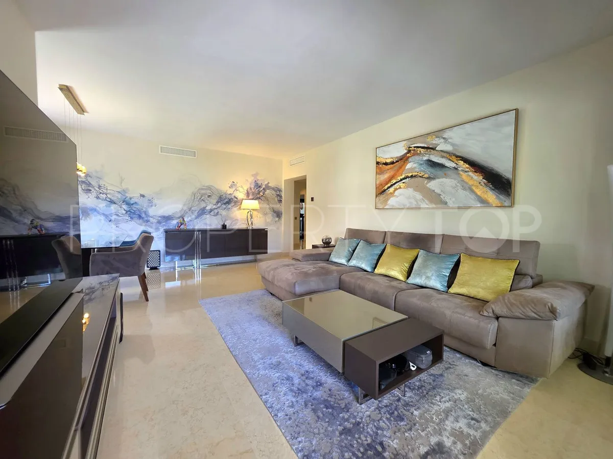 Se vende apartamento planta baja en Benahavis de 2 dormitorios