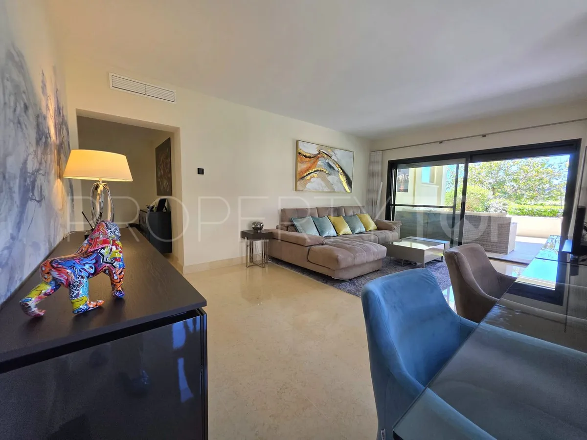 Se vende apartamento planta baja en Benahavis de 2 dormitorios
