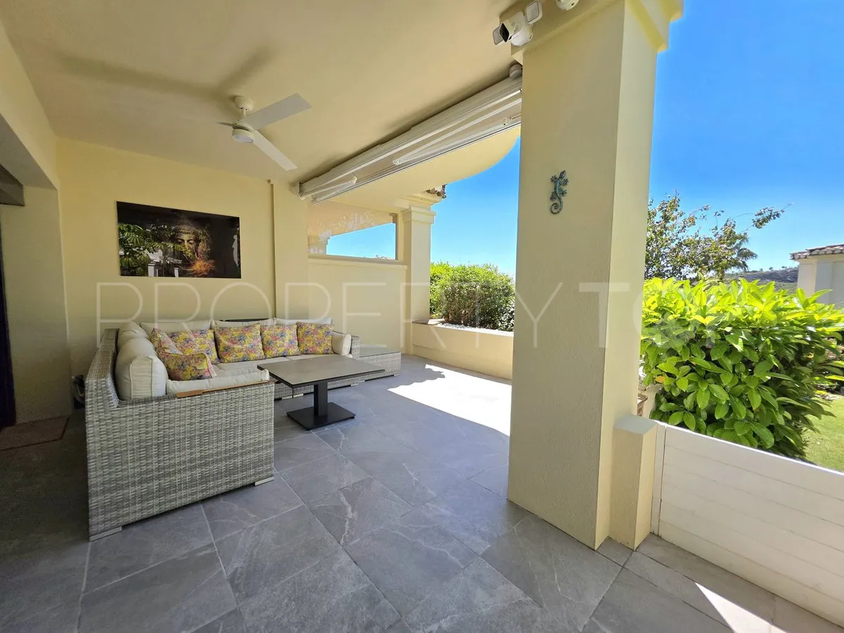 Se vende apartamento planta baja en Benahavis de 2 dormitorios
