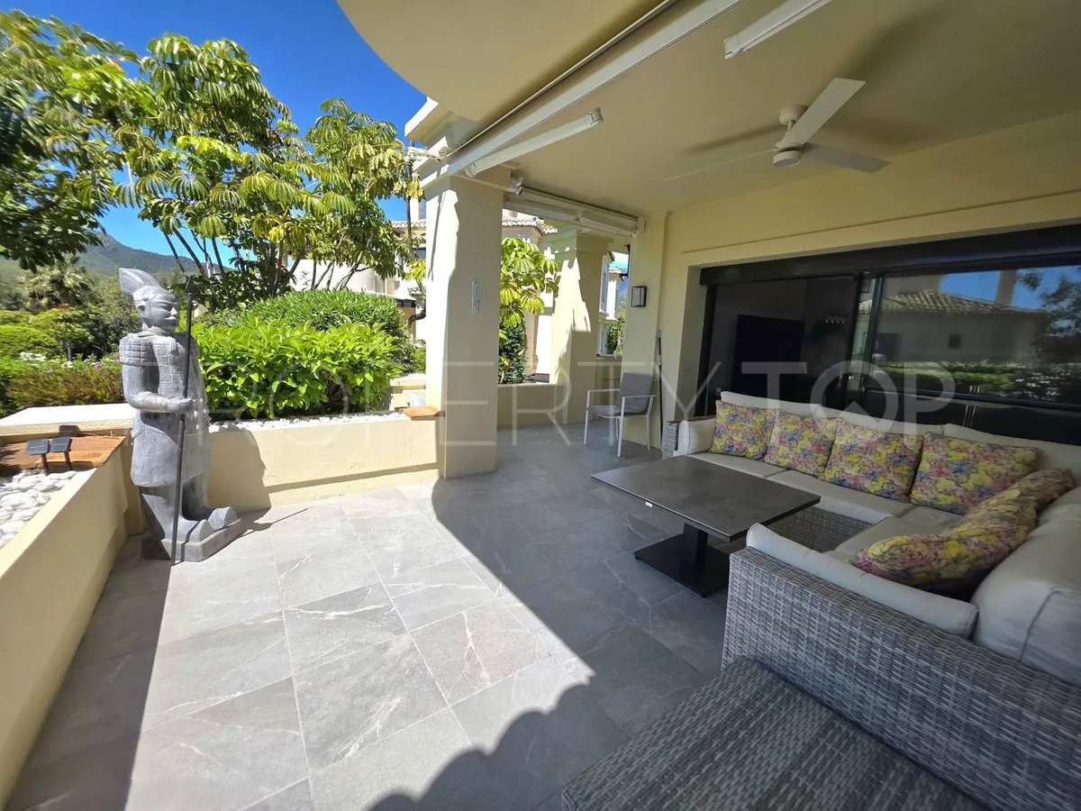 Se vende apartamento planta baja en Benahavis de 2 dormitorios