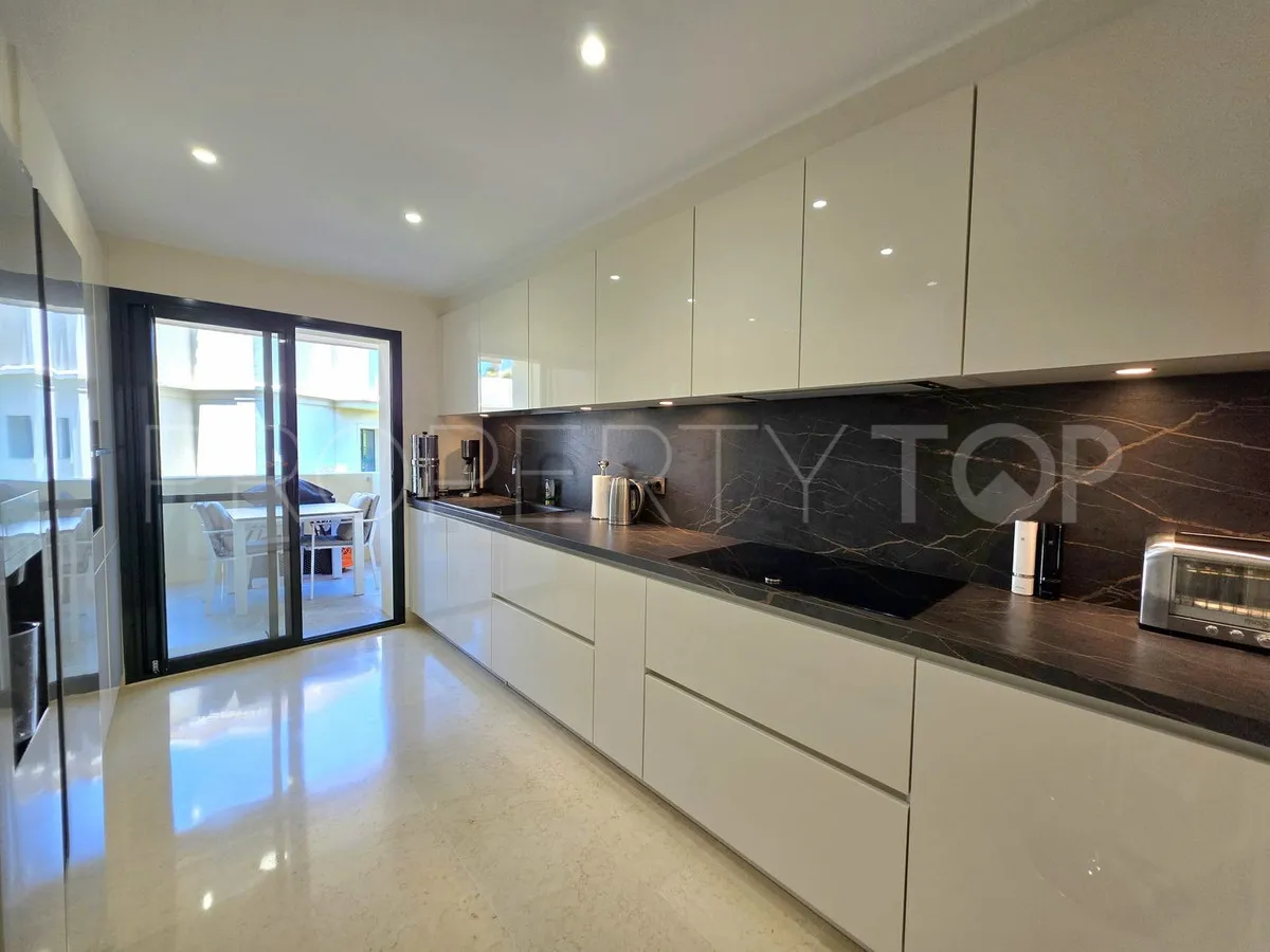 Se vende apartamento planta baja en Benahavis de 2 dormitorios