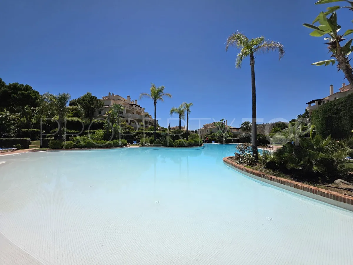 Se vende apartamento planta baja en Benahavis de 2 dormitorios