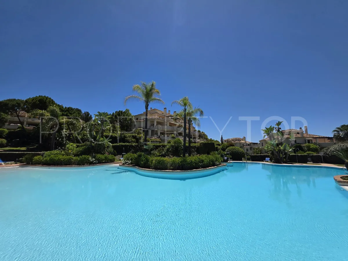 Se vende apartamento planta baja en Benahavis de 2 dormitorios