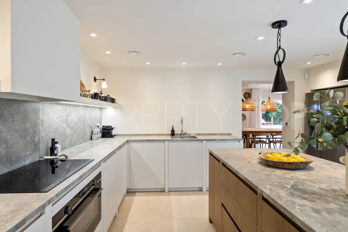 Villa en venta en Hacienda las Chapas con 3 dormitorios