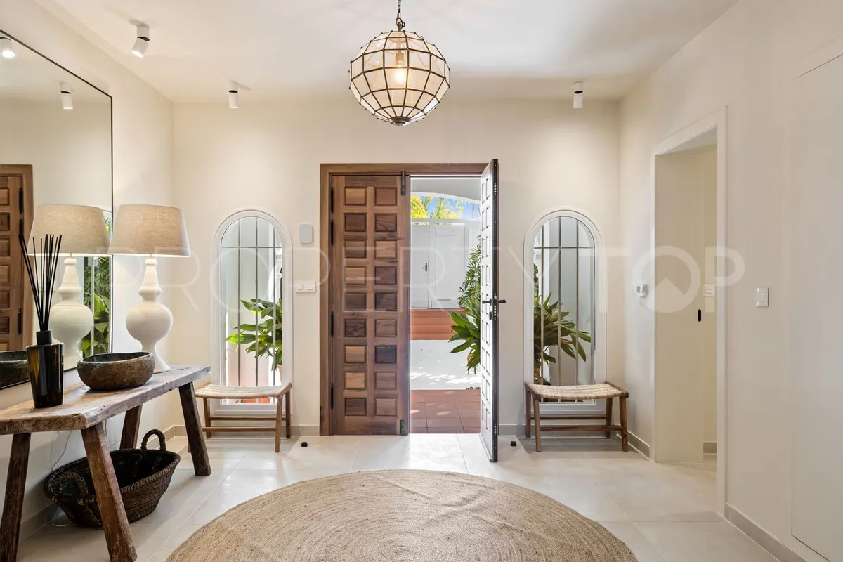 Villa en venta en Hacienda las Chapas con 3 dormitorios