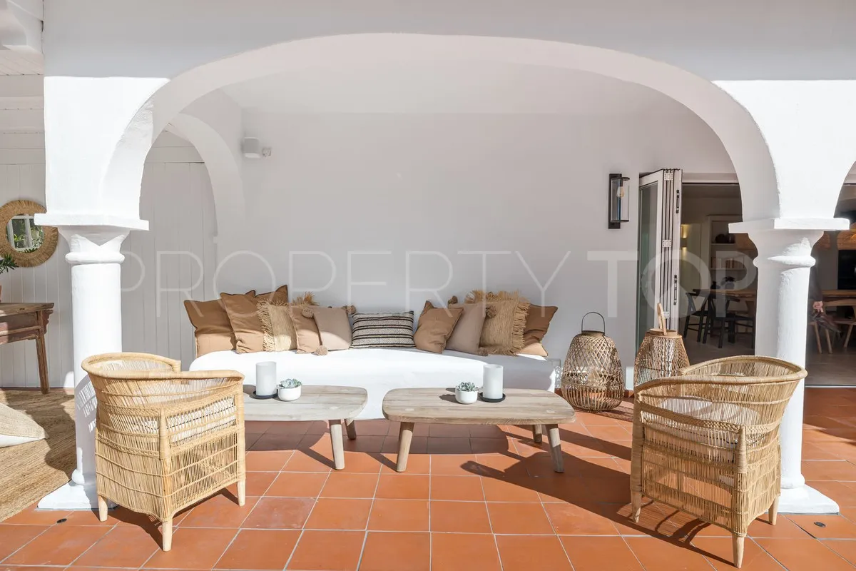 Villa en venta en Hacienda las Chapas con 3 dormitorios